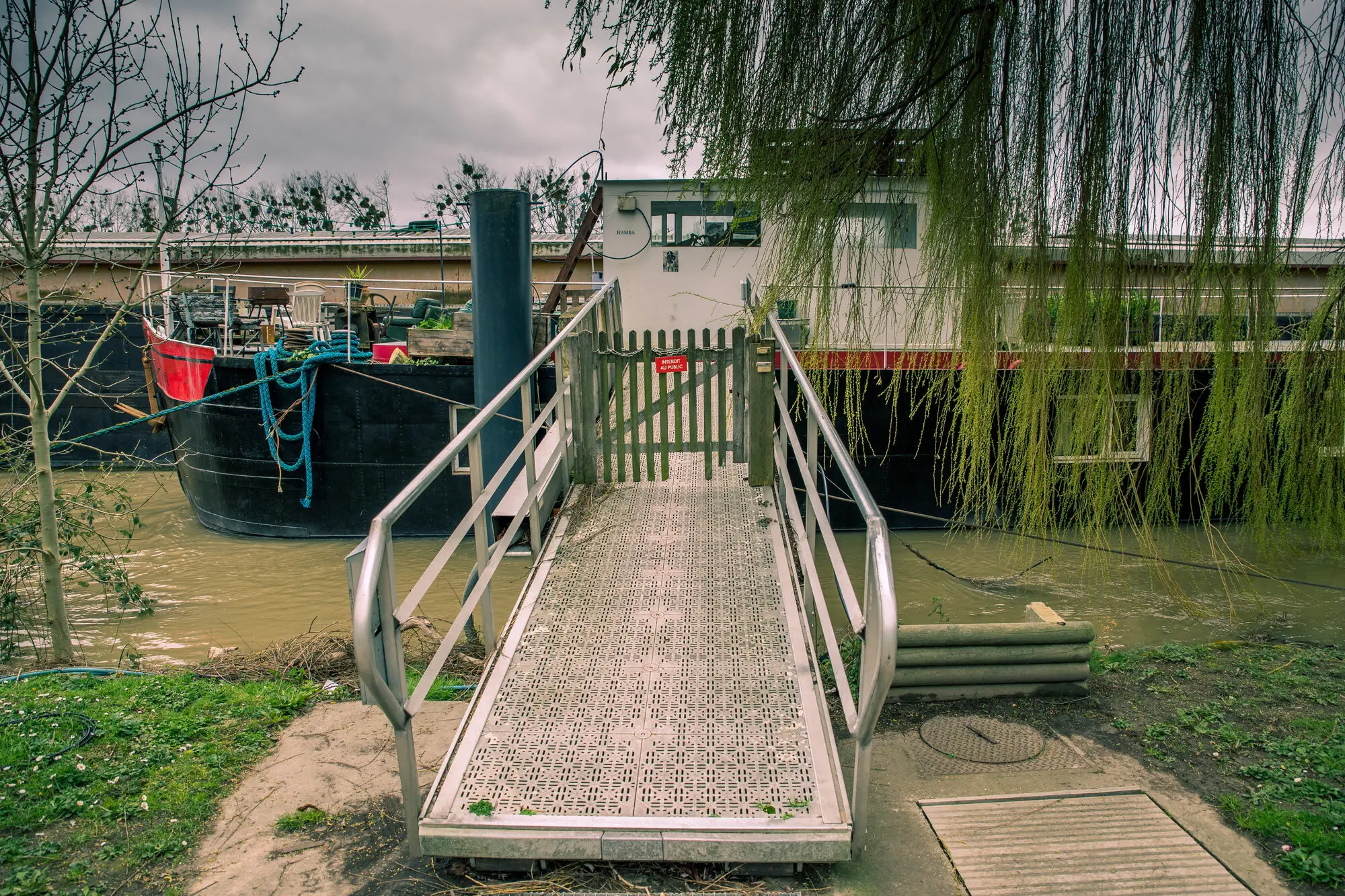 Boats at Conflans, photograph 2
