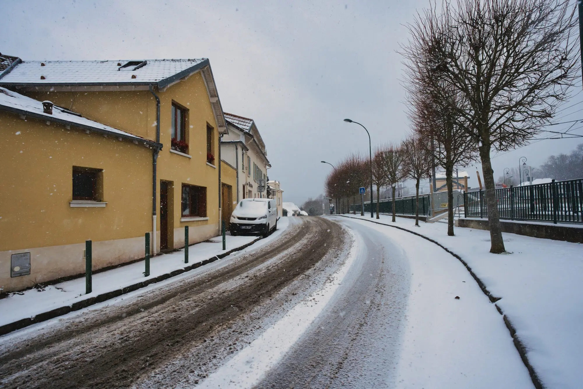 Mareil-Marly in snow, photograph 9